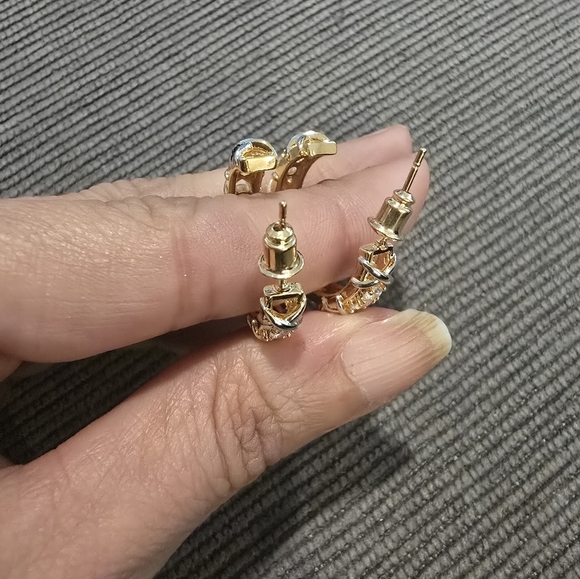 21kgp Dubai Jewelry - Gold Crystal Hoop Earrings - Picture 6 of 7